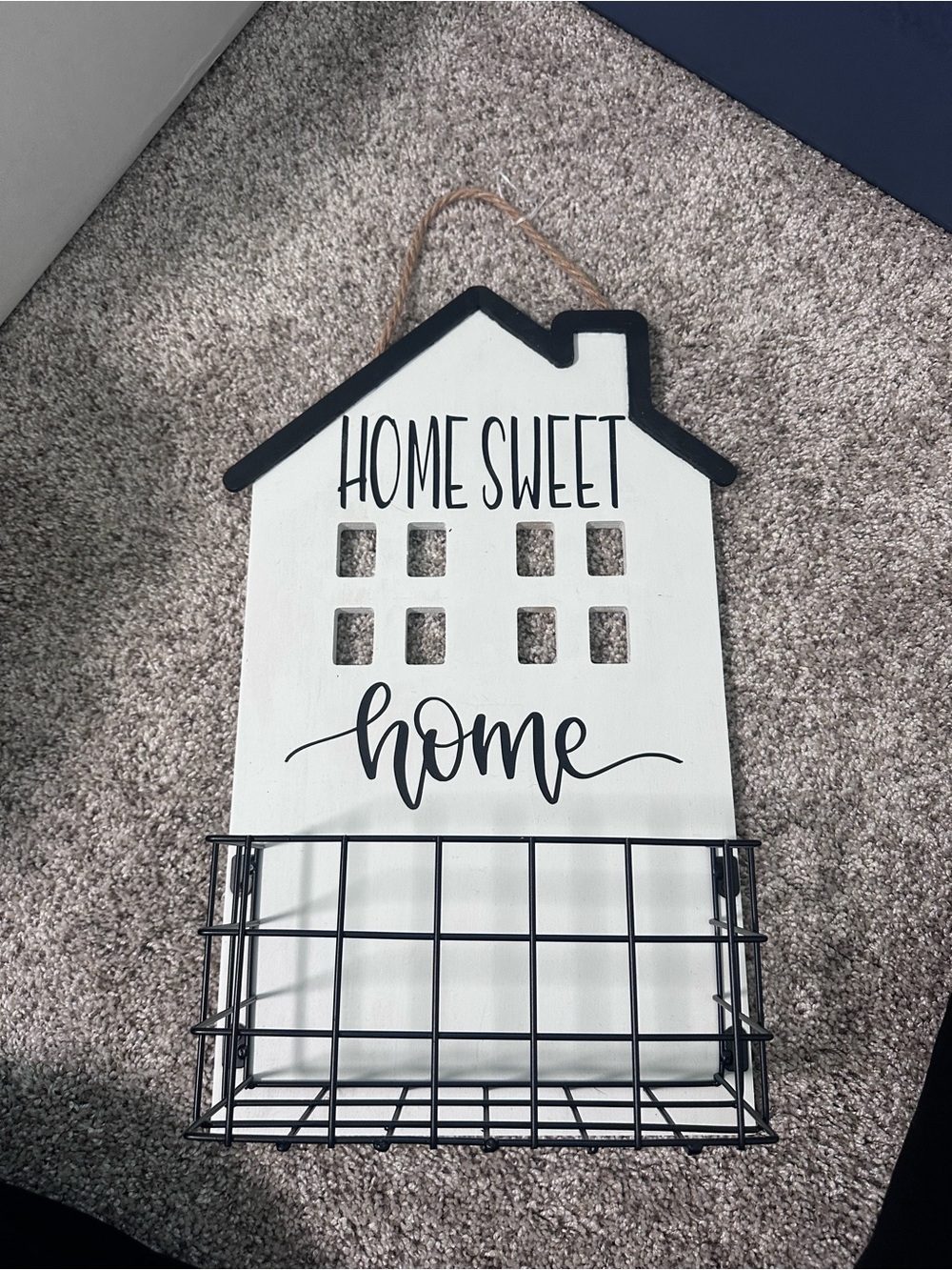 Home Sweet Home White & Black with wire basket